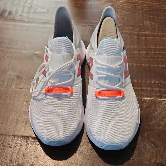 Womens New Balance sz 10.5 - Picture 3 of 6